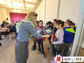 A Petőfi Sándor MMK-ba látogatott a Mézeskalács csapata