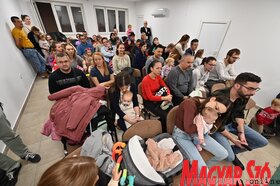 Ringató foglalkozás és babacsomagosztás az újvidéki Petőfi Sándor Magyar Művelődési Központban