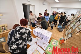 Ringató foglalkozás és babacsomagosztás az újvidéki Petőfi Sándor Magyar Művelődési Központban