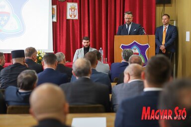Juhász Bálint köszöntőbeszédet mond, fotó: Lakatos János