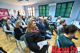 A Magyar Nemzeti Tanács oktatási stratégiájának közvitája Torontálvásárhelyen