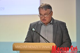 A Magyar Nemzeti Tanács oktatási stratégiájának közvitája Torontálvásárhelyen