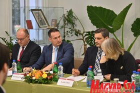 Az MNT kulturalis stratégiájának közvitája Torokkanizsan