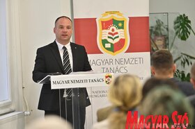 Az MNT kulturalis stratégiájának közvitája Torokkanizsan