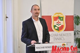 Az MNT kulturalis stratégiájának közvitája Torokkanizsan
