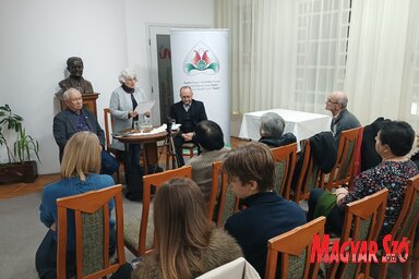 Jobbról balra Bata János, Mezey Katalin, Vári Fábián László, fotó: Dér Dianna