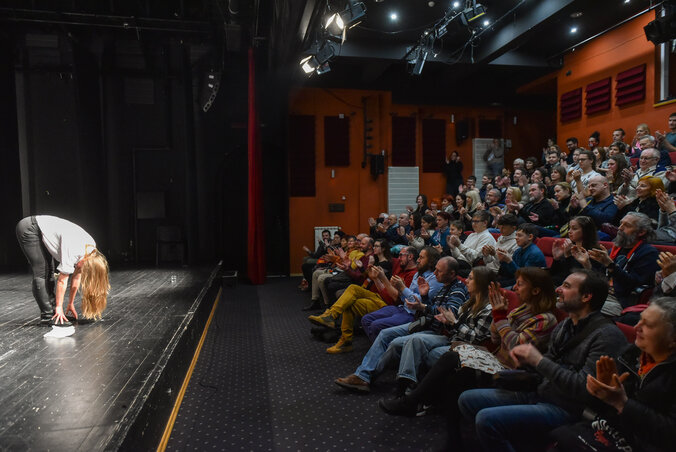 Szűnni nem akaró tapssal köszönte meg a közönség a produkciót, fotó: Molnár Edvárd