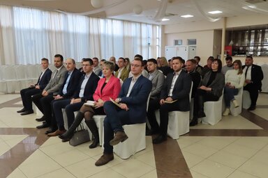 Az ifjúsági vezetőképző résztvevői az adai Park Hotelben (Csincsik Zsolt felvétele)