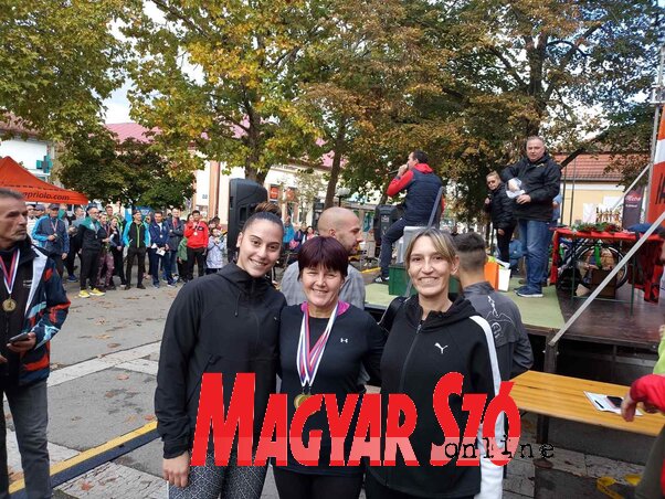 Novemberben szervezték meg Topolyán a XIV. Szkenderovics Pál-emlékmaratont, ahol Anikó szintén az első helyen végzett korcsoportjában (Gulyás Réka felvétele)