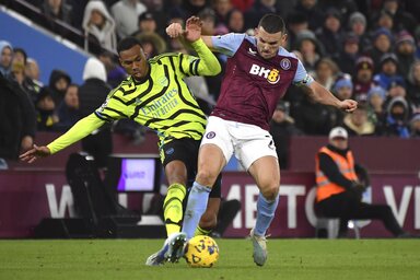 John McGinn (jobbról) már a 7. percben megszerezte a vezetést az Aston Villának (Fotó: Beta)