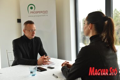 Szijjártó Péter lapunknak ad interjút (Molnár Edvárd felvétele)