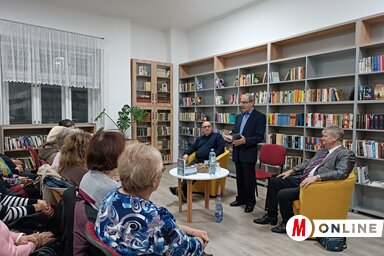 Besnyi Károly könyvbemutatója a bácskossuthfalvi könyvtárban (Kazinczy Paszterkó Diana)