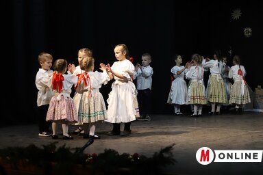 A legfiatalabb csoport fellépése (Lakatos János)