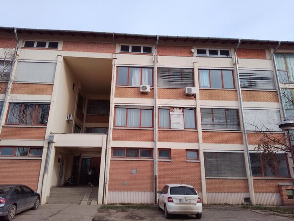 A tervek között szerepel az egészségház központi épületének felújítása is (Fotó: Bajić Jenei Klementina) A tervek között szerepel az egészségház központi épületének felújítása is (Fotó: Bajić Jenei Klementina)