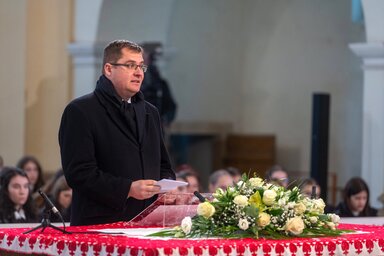 Nagy János államtitkár beszédet mond az ünnepségen (Fotó: MTI)