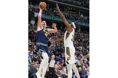 Hiába remek blokkoló az indianai center Myles Turner, Jokić egyetlen mezőnydobást rontott a meccsen (Fotó: Beta/AP)