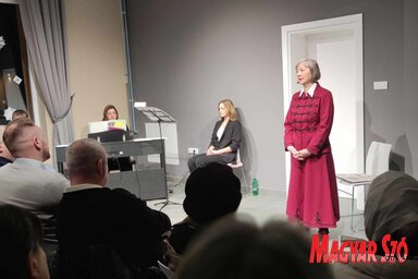 Molnár Krekity Olga fellépése (Kishegyesi Könyvtár)