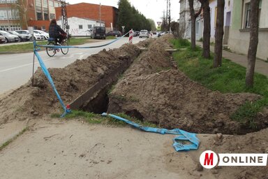 Az elmúlt időszakban a város több pontján is cserélték a vezetékeket (Fotó: Vidács Hajnalka)