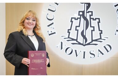 Dr. Hallgató Tünde az orvostudományok doktora tudományos cím megszerzését követően (Lakatos János felvétele)