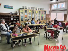 Gyermeklapjaink bemutatkozója a nagybecskereki, muzslyai és szentmihályi általános iskolákban