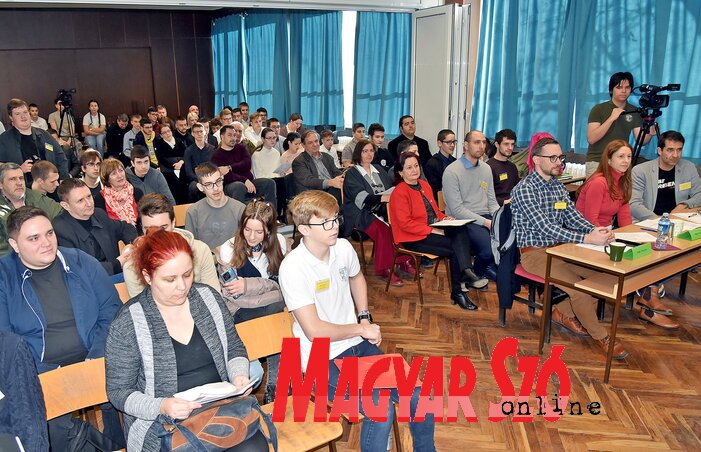 A csapatok Vajdaság különböző pontjairól érkeztek Zentára, fotó: Gergely Árpád A csapatok Vajdaság különböző pontjairól érkeztek Zentára, fotó: Gergely Árpád