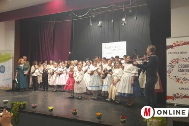 Népzenétől volt hangos a péterrévei művelődési ház, fotó: Kancsár Izabella