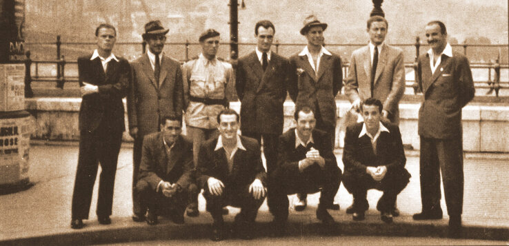 Az Újvidéki AC csapata 1944 tavaszán Budapesten az FTC elleni bajnoki előtt