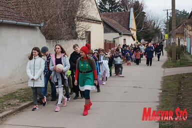 A pacséri iskolások farsangi mulatsága