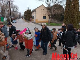 A pacséri iskolások farsangi mulatsága