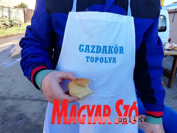 A Topolyai Gazdakör több mint tíz éve szervez hagyományos disznótort (Fotó: Tóth Péter felvétele)