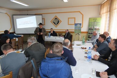 A húsmarhatenyésztők számos gondra mutattak rá a törökfalui találkozón (Fotó: Csincsik Zsolt)