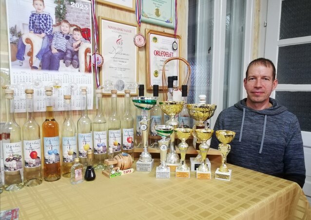 Horkai Zsolt meggyből készült termékeit sokszor díjazták Horkai Zsolt meggyből készült termékeit sokszor díjazták