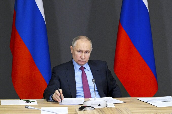 Vlagyimir Putyin pénteken egy
gazdasági beruházásoknak szentelt cseljabinszki tanácskozáson
vett részt (Fotó: Sputnik, Kremlin Pool/Beta/AP)