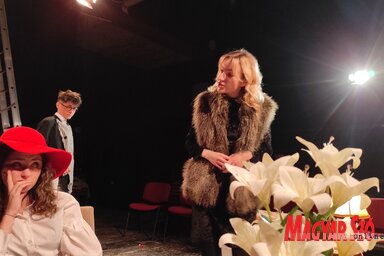 Az improvizáció az alapja a Becsei Színjátszó Odú idei előadásának (Fotó: Rókus Zoltán)