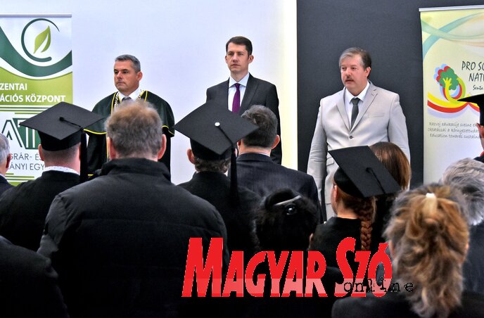 Dr. Gyuricza Csaba, dr. Pásztor Bálint és Lengyel László köszöntötte a jelenlévőket (Fotó: Gergely Árpád felvétele) Dr. Gyuricza Csaba, dr. Pásztor Bálint és Lengyel László köszöntötte a jelenlévőket (Fotó: Gergely Árpád felvétele)