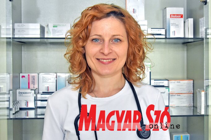 Az újraélesztés sikeréhez nem elég a mentős; az érkezésükig is kell a segítség (Fotó: Gergely Árpád) Az újraélesztés sikeréhez nem elég a mentős; az érkezésükig is kell a segítség (Fotó: Gergely Árpád)