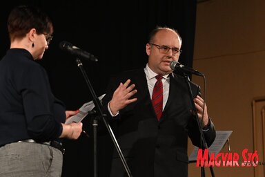 Kállai Göblös Nikoletta Hugyik Richárddal beszélget (Fotó: Ótos András)