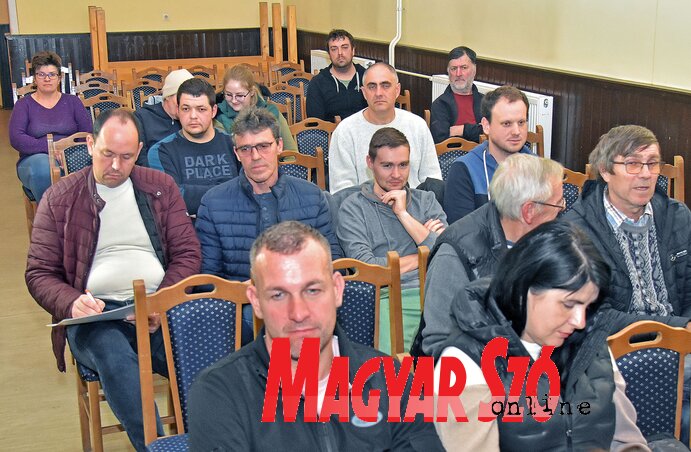 Az oromi gazdák feltették kérdéseiket is (Fotó: Gergely Árpád) Az oromi gazdák feltették kérdéseiket is (Fotó: Gergely Árpád)