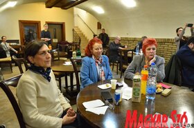A Magyar Nemzeti Tanács szakkönyveket adott át a vajdasági magyar média szerkesztőségei részére