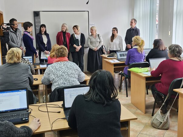 A nők informatikai képzése és része a projektnek (Fotó: Puskás Károly) A nők informatikai képzése és része a projektnek (Fotó: Puskás Károly)