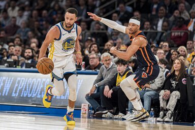 Steph Curry New Yorkban 8 triplás, összesen 31 pontos meccsel vitte diadalra a Warriorst (Fotó: Beta/AP)
