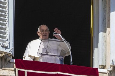 Ferenc pápa a meggyötört Ukrajnára is emlékeztetett (Fotó: AP/Gregorio Borgia)