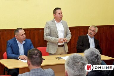 Ótott Róbert a tartományi támogatásokat ismertette (Gergely Árpád felvétele)