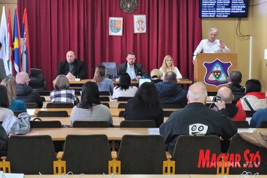 A képviselő-testület rekordszámú napirendi pontot vitatott meg az év első ülésén / Lakatos János felvétele