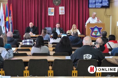 A képviselő-testület rekordszámú napirendi pontot vitatott meg az év első ülésén / Lakatos János felvétele