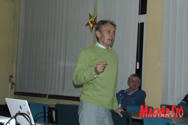Mgr. Hallai Zoltán a szabadkőművességről beszélt a tordai hallgatóságnak (Fotó: Vidács Hajnalka)