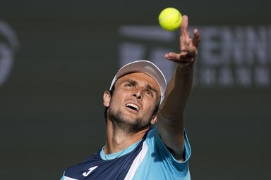 A már Ausztráliában született Aleksandar Vukić egy picit megszorongatta Đokovićot (Fotó: Beta/AP)