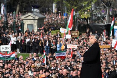 Orbán Viktor ünnepi beszédet mond a múzeumkertben (Fotó: MTI)