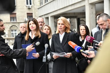 A Szabadság és Igazságosság Pártjának sajtótájékoztatója (Fotó: Beta)