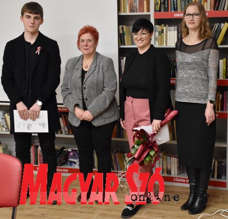 Dévity Tamás, Tóth Lívia, Kállai Göblös Nikoletta és Bordás Katalin zsűritag / Tóth Lívia felvétele Dévity Tamás, Tóth Lívia, Kállai Göblös Nikoletta és Bordás Katalin zsűritag / Tóth Lívia felvétele